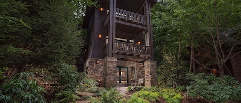 Welcome to Serendipity Treehaus!