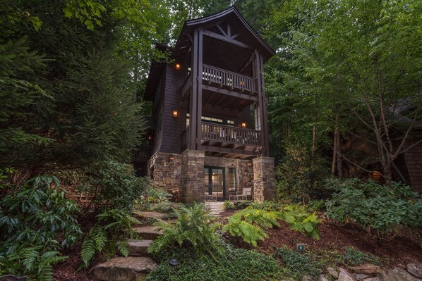Welcome to Serendipity Treehaus!
