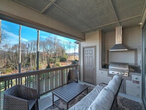 Deck Area Outside Furniture, Built-In Grill