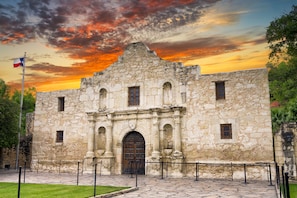 Walk to the Alamo and the Downtown San Antonio Riverwalk