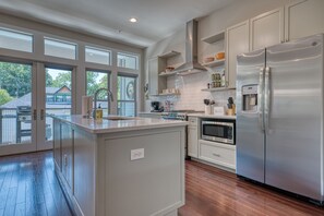 Gourmet kitchen - fully stocked