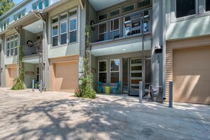 Two Townhomes directly adjacent to one another