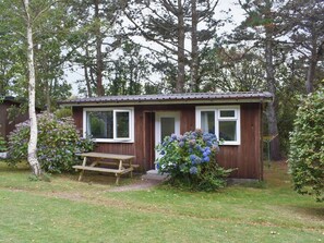 Charming holiday home | Chalet 2 - Mount Hawke Holiday Bungalows, Mount Hawke, near Redruth