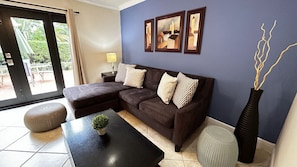 Second Living room area with Smart TV