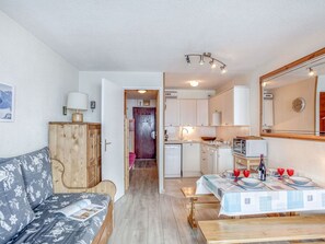 Propriété, Pièce, Meubles, Bâtiment, Maison, Sol, Design Intérieur, Plafond, Immobilier, Domicile