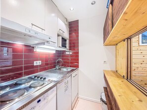 Cabinetry, Building, Property, Countertop, Kitchen, Wood, Interior Design, Flooring, Floor, Tap