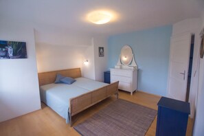 Schlafzimmer 2 