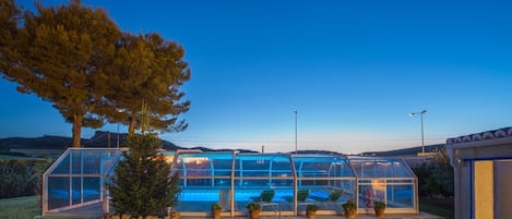 Atardecer en la piscina