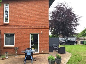 Eigene Terrasse auch mit Loungemöbeln