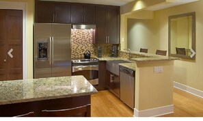 Full kitchen (representative - may be slightly different in specific unit)