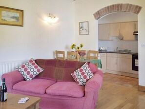 Convenient open-plan design | Cothi Cottage - Upton Hall Cottages, Nantgaredig, near Llandeilo