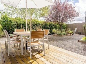 Sitting-out-area | Marigold, Nr Wells
