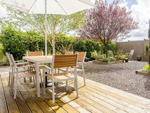 Sitting-out-area | Marigold, Nr Wells