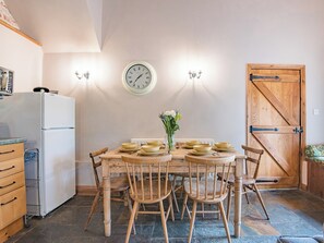 Dining Area | Kingfisher Oast - Penn Estate, Hollingbourne
