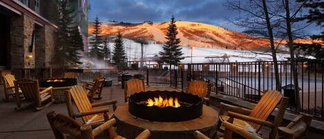 Ski in ski out and enjoy a relaxing vacation at the Marriott’s mountainside.