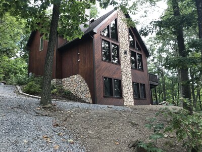 New Listing! Sleeps 11! Laurel Wood Mountainside Escape