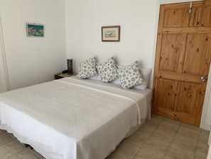 King size bed