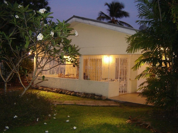 Mango House in the evening