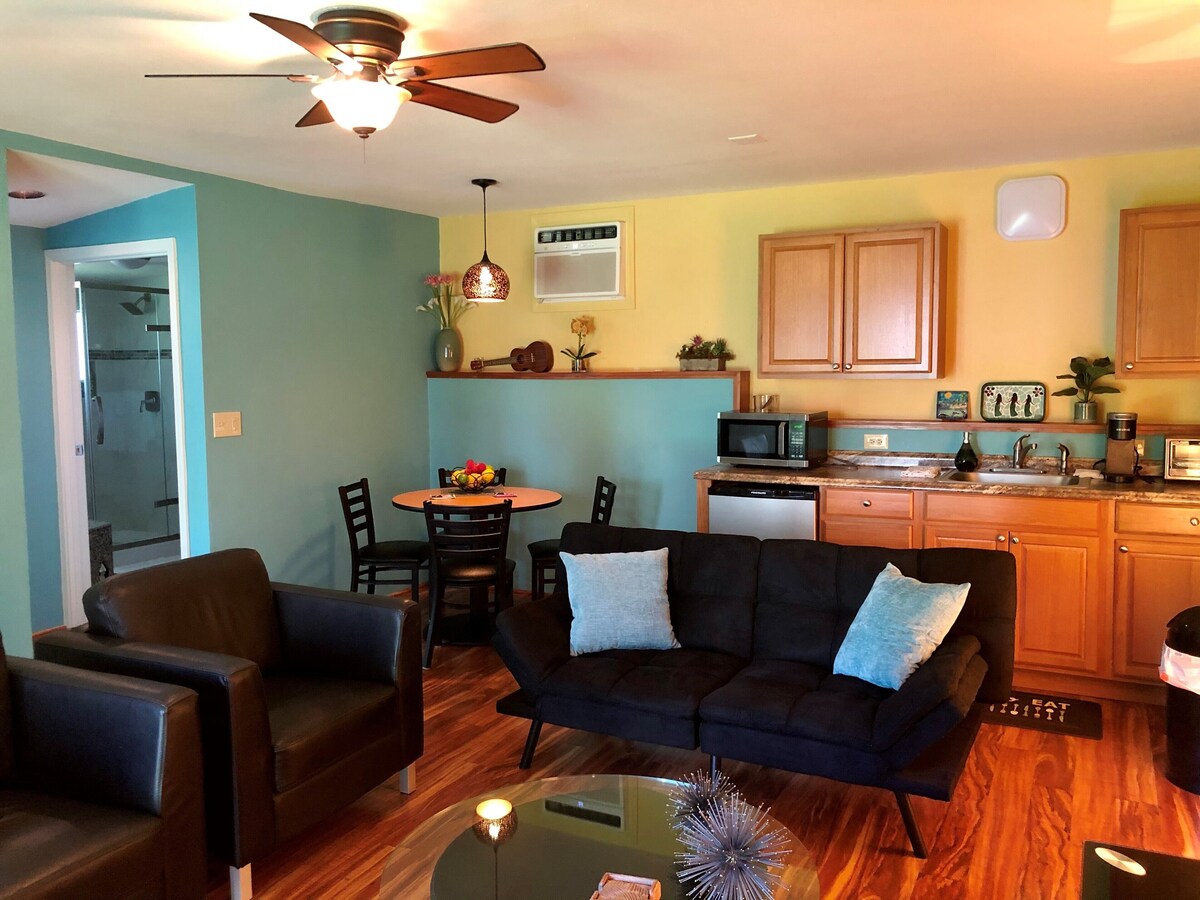 Royal Palm Cottage/5 mins from beach/Akaka Falls/Private Lanai