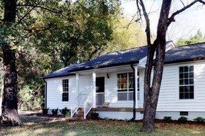 Adorable little cottage in east Nashville