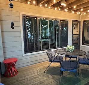 Edison bulbs for a dreamy evening on the patio