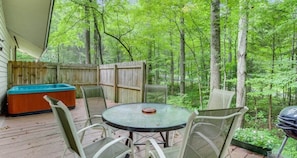 Hot tub with privacy fence