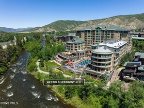 Premium End 3-bdrm overlooking the Eagle River with extra large deck.