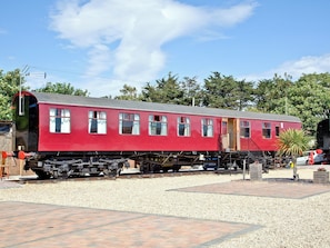 Charming holiday accommodation | Brunel Boutique Railway Carriage No 2 - Brunel Boutique Railway Carriages, Dawlish Warren