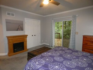 bedroom #1 queen bed private bath
