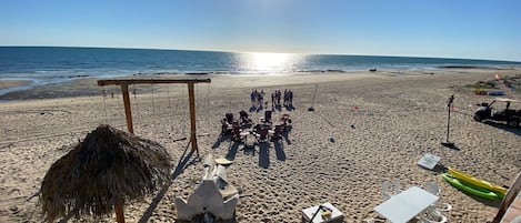 Beach with Kayaks, Corn Hole, Palapa, Swing Set, Beach Volley ball, Jenga