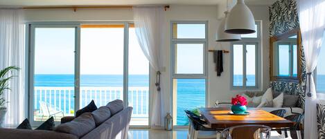 Best of Jamaica Oceanfront Penthouse 