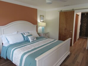 King size bed in the master bedroom!