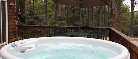 Hot tub use requires additional cleaning fee collected after booking.