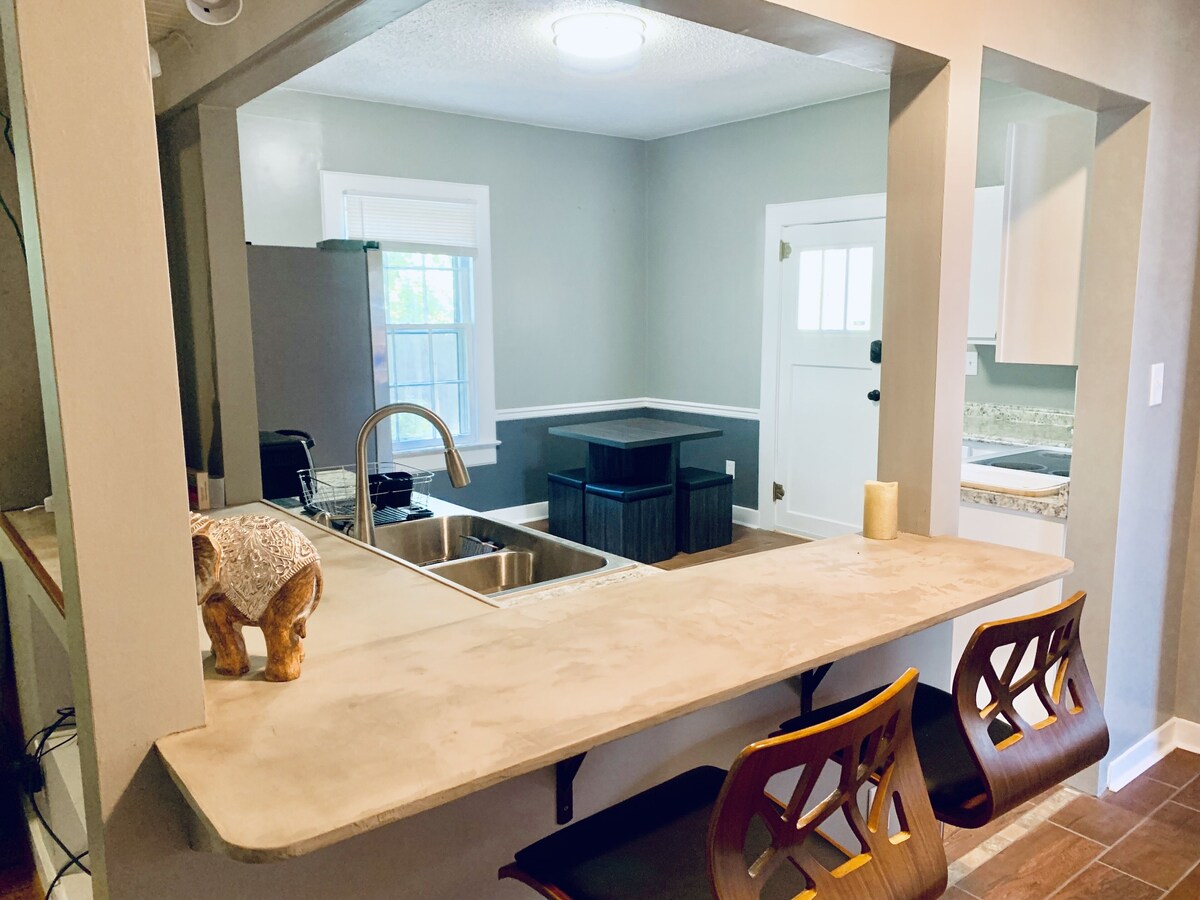 Mins to Asheville & Blk Mtn, pet friendly, quiet