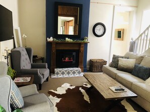 Lounge room with queen size sofa bed 