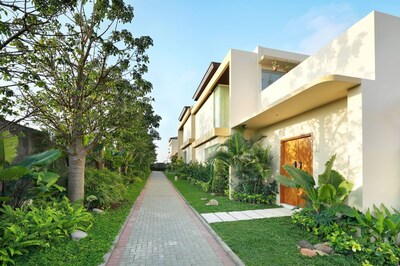4 BR Spacious Luxury Villa in A Quiet Area yet Close to Amenities in Nusa Dua
