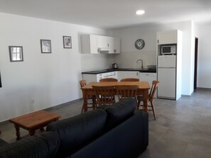 Vue Cuisine et salle à manger