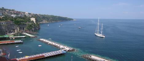 Sorrento beaches view from Public Garden close to Casa Renaf apartment holidayup