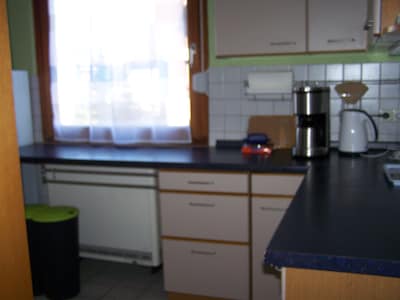 Beautiful 3 bedroom apartment with balcony and bathroom with window incl. Parking Space