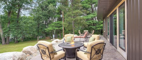 Walker Vacation Rental | 2BR | 1BA | 1,000 Sq Ft | Step-Free Access