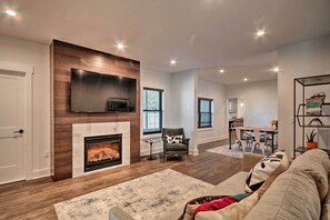 Living Room | Smart TV
