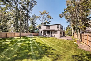 Private Yard | Gas Grill | Pet Friendly