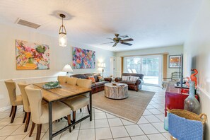 Interior | Open Floor Plan | Free WiFi