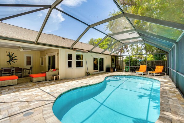 Venice Vacation Rental | 2BR | 2BA | 1,400 Sq Ft | Step-Free Access
