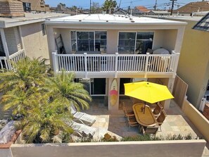 Ocean/Catalina Island View Balcony. on Ocean View Sleeps 14 property. 5 bedrooms, 4 baths, 3 car parking, 6 bikes and 2 BBQs 