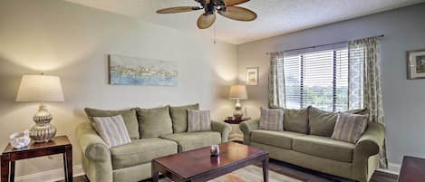 Tierra Verde Vacation Rental | 2BR | 2BA | 863 Sq Ft | Stairs Required to Enter