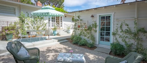 Sunny Southern California home- fully renovated!! Shabby chic beachy feel