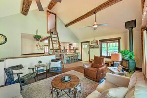 Living Room | Loft | Gas-Powered Stove | Rustic Furnishings