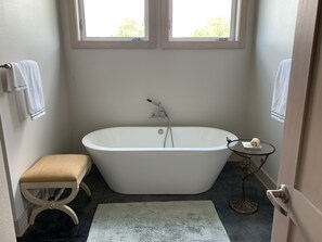 Master Tub