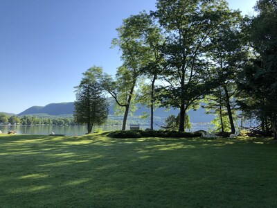 Doc's Lake house 2 bedroom apartment 